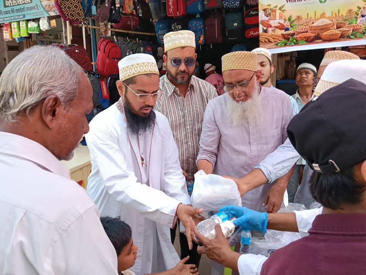 भारत में दाऊदी बोहरा समुदाय ने 'शून्य भूख' (Zero Hunger) के लक्ष्य के प्रति जागरूकता बढ़ाने के लिए जरूरतमंद लोगों को भोजन कराया
