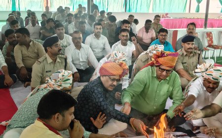 रेणुका पुलिस लाइन, बुरहानपुर में विजयादशमी (दशहरा) पर्व पर शस्त्र पूजन समारोह सम्पन्न।
