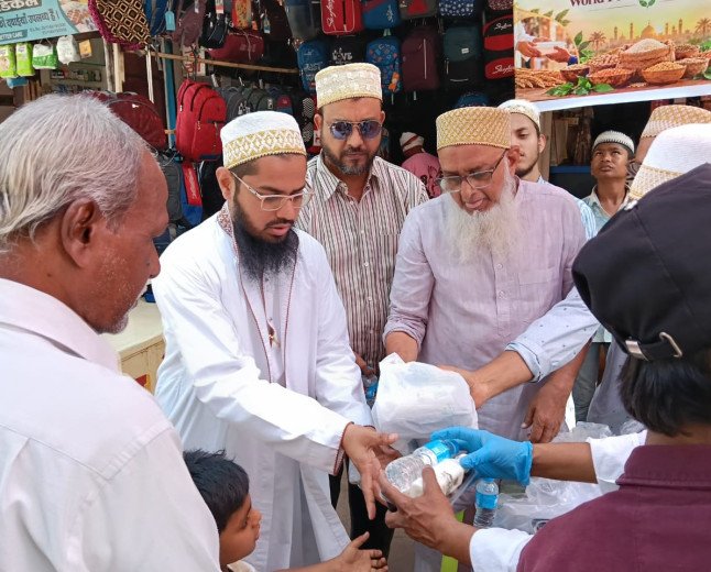 भारत में दाऊदी बोहरा समुदाय ने 'शून्य भूख' (Zero Hunger) के लक्ष्य के प्रति जागरूकता बढ़ाने के लिए जरूरतमंद लोगों को भोजन कराया