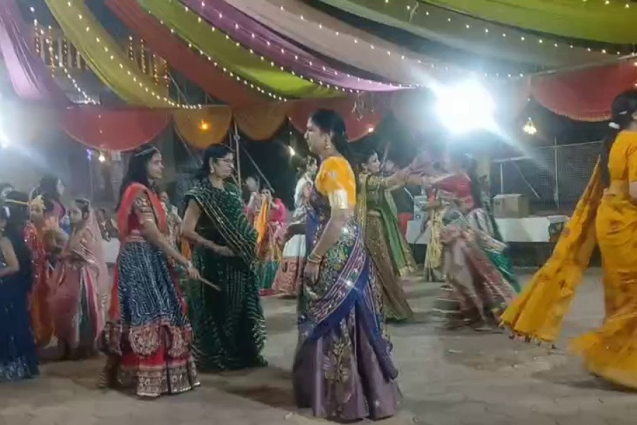 वैश्य महासम्मेलन महिला इकाई ने आयोजित किया गरबा-डांडिया रास, विजेताओं को किया पुरस्कृत